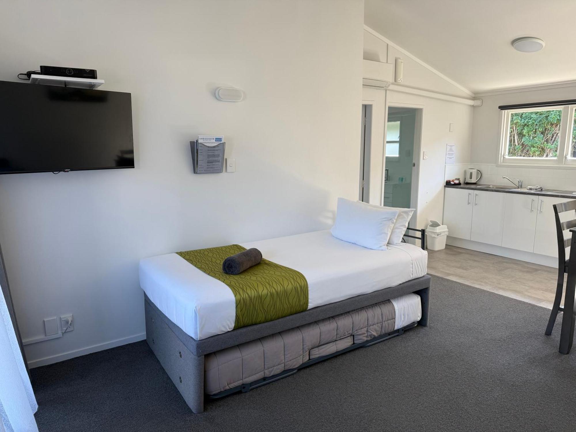 Ambassador Motor Inn Tauranga Exterior photo